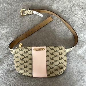 BNWT Michael Kors S/M Fanny Bag